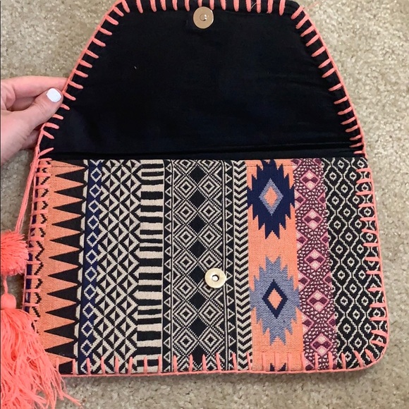Aztec Clutch - Picture 3 of 5